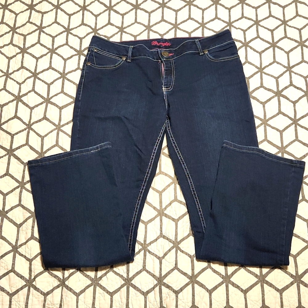 Women's wrangler jeans, size 15/16 x 32.